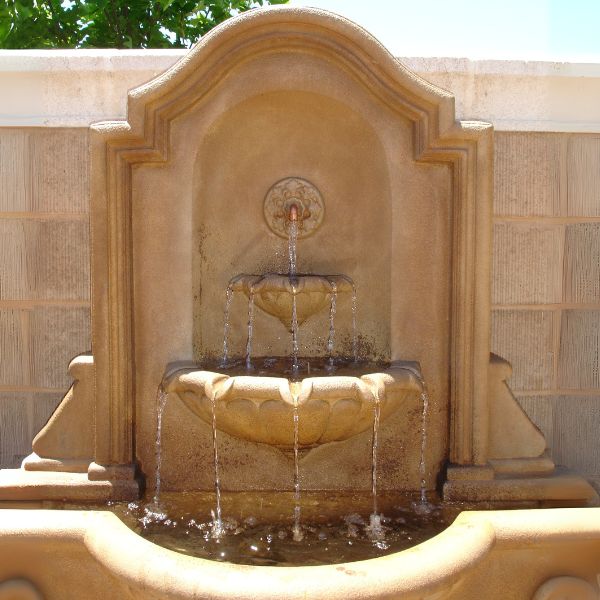 Anduze Wall Fountain, Tall in action upclose.