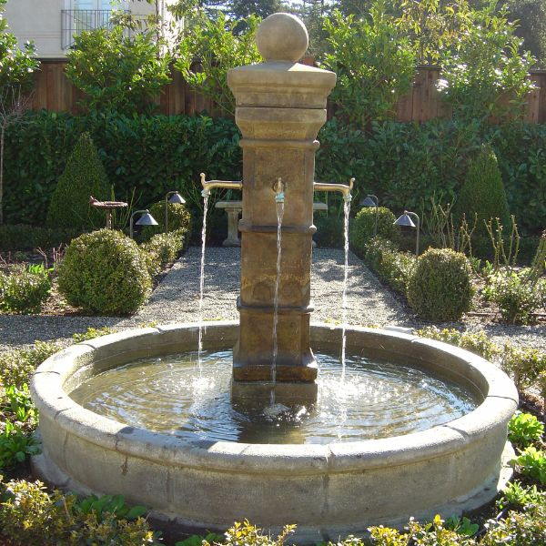 Avignon Pond Fountain in action upclose