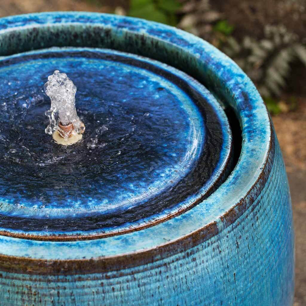 Boden fountain mediterranean blue in action upclose.