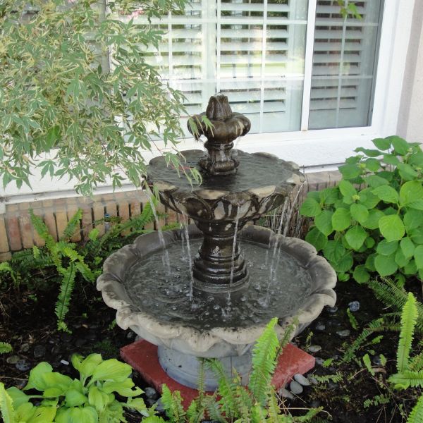 Gardenia Two Tier Fountain Short in action in the garden.