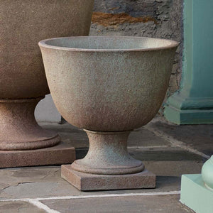 Hampstead Urn, Large on concrete in action