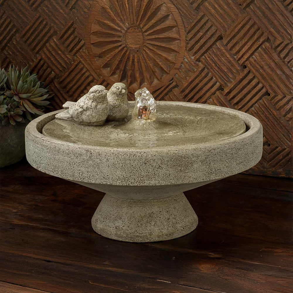 M-Series Gimlet Fountain with Birds on table in action.