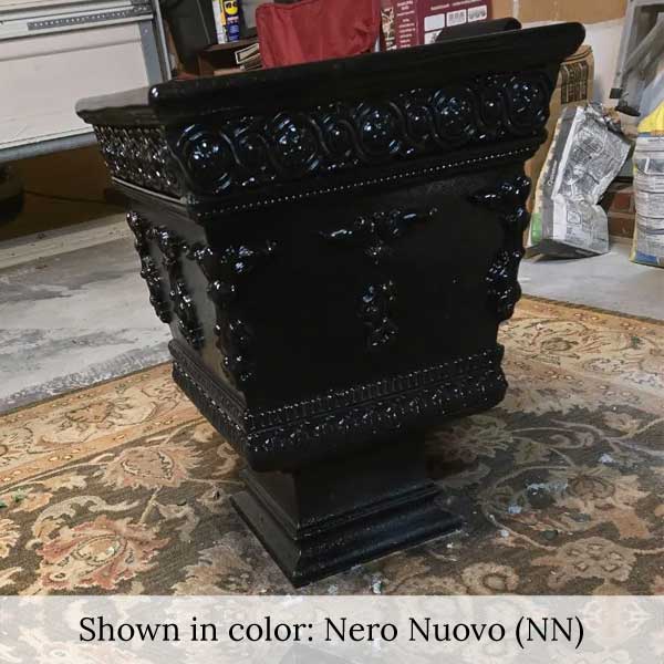 Plain Quadro Pedestal in nero nuovo with planter on top 