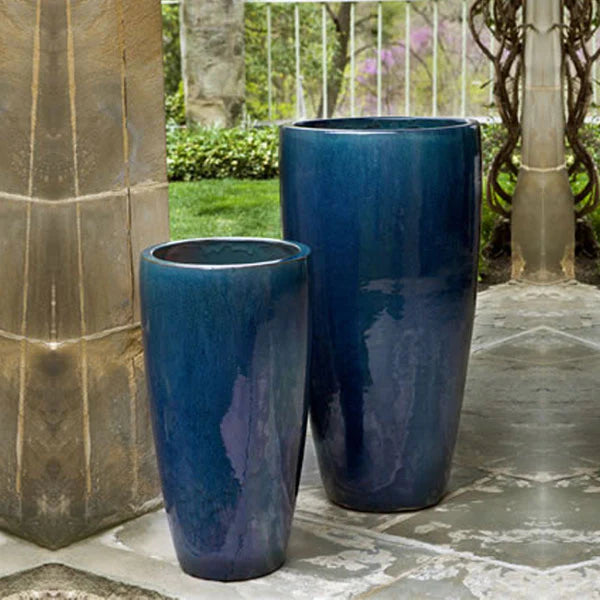 Roja Planter Indigo Rain S2 on patio