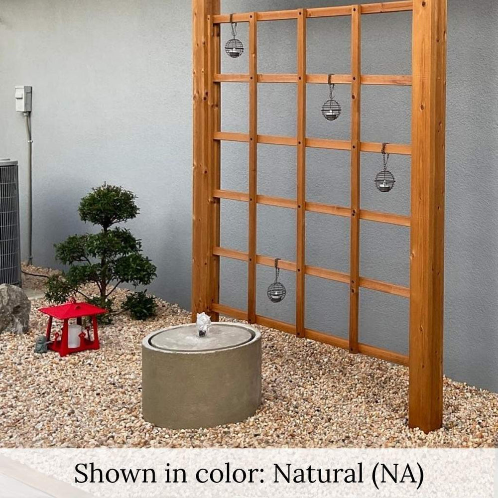 Salinas Fountain in natural color in action