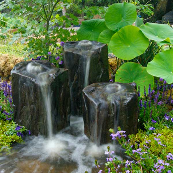 Triple Colum Fountain Kit in action in the backyard