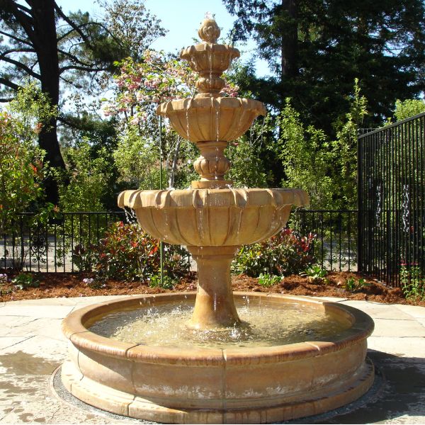 Vistamar Three Tier Pond Fountain in action in the backyard.