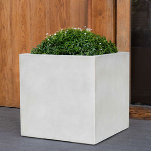 Farnley Planter 1818 - Ivory Lite S/1 on concrete filled with plants