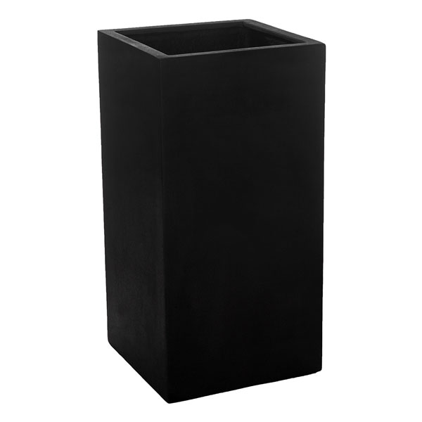 Farnley Planter 1836 - Onyx Black Lite S/1 against white backdrop