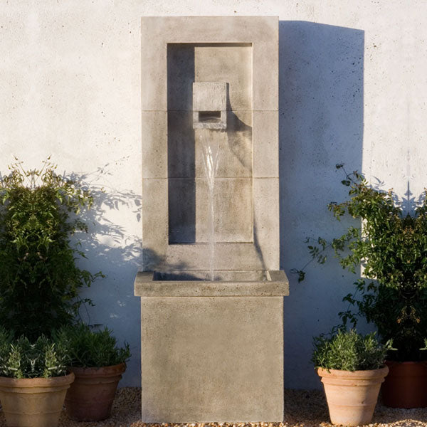 Moderne Fountain Campania International