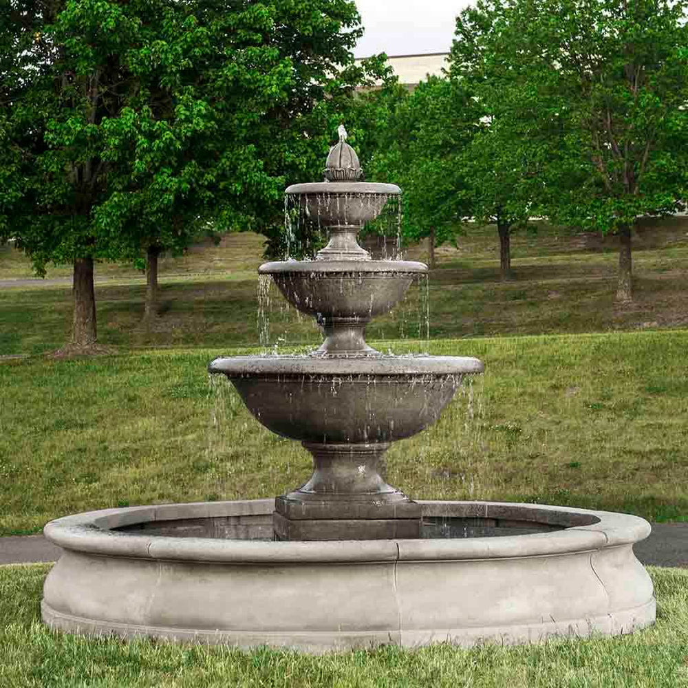 monteros fountain in basin in action