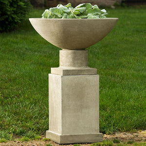 Savoy Pedestal with Savoy Planter in the backyard