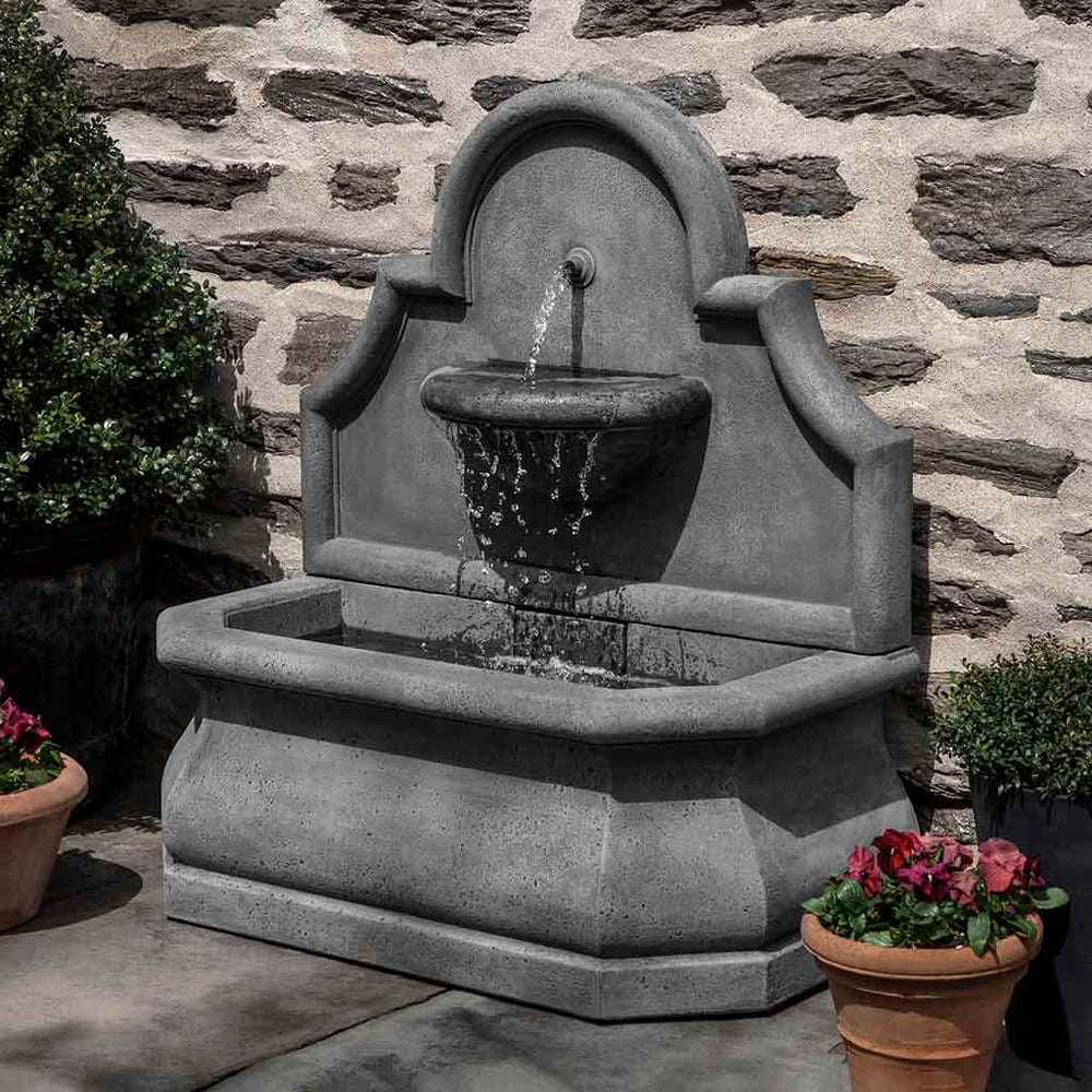 segovia fountain in action