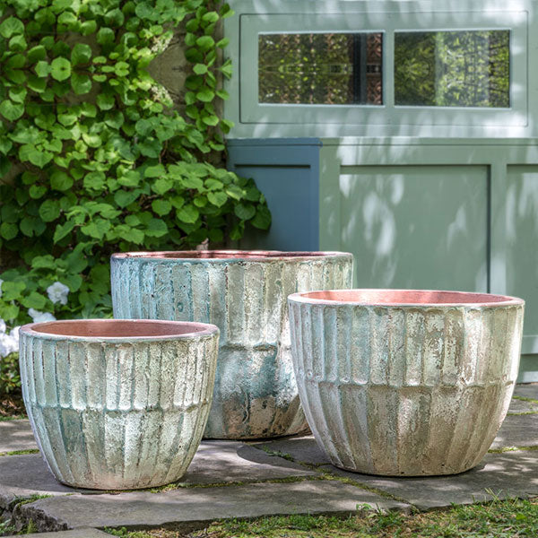 Velia Planter - Vicolo Terra Set of 3 on concrete in the backyard