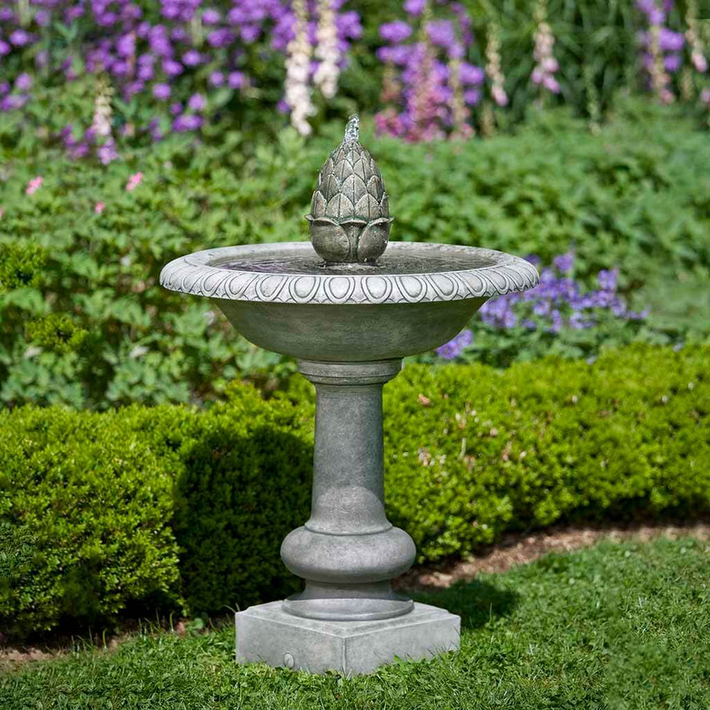 williamsburg pineapple fountain in action
